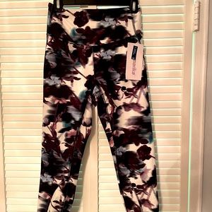 🎉HP🎉 NWT Marika Athena Active Crop Leggings Sz M